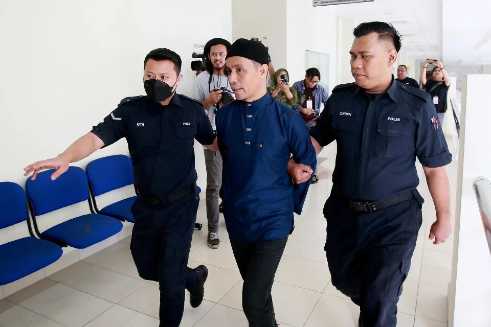 Penangguhan hukuman ditolak, PU Azman ke Penjara Kajang